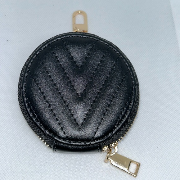 unknown Handbags - Quilted pouchette